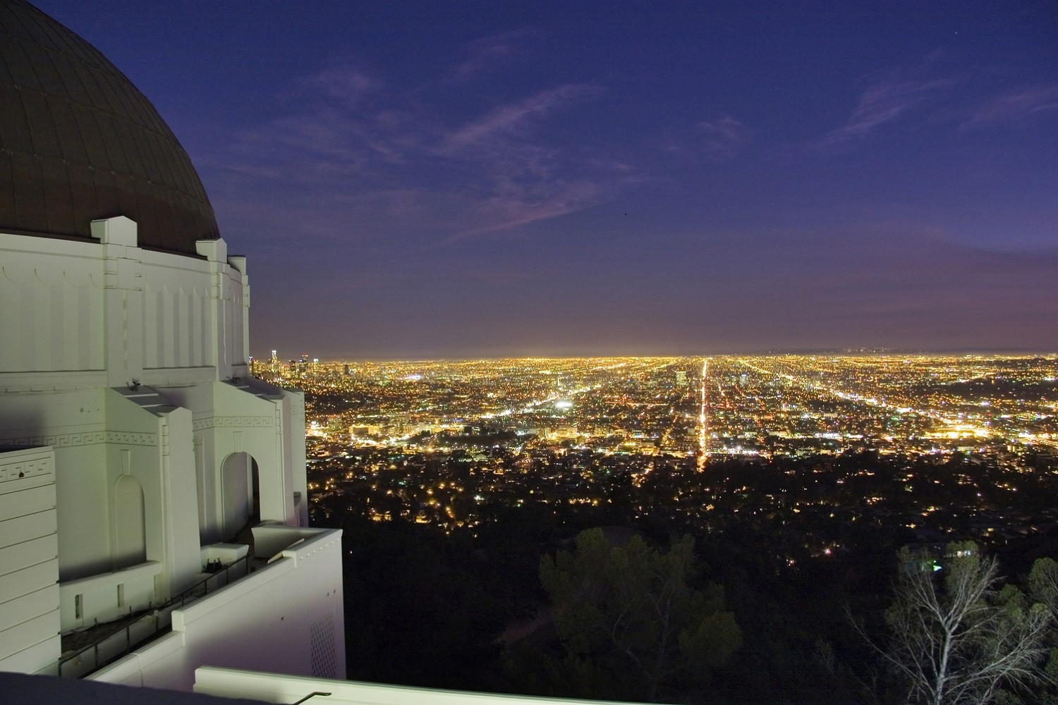 griffith observatory at night